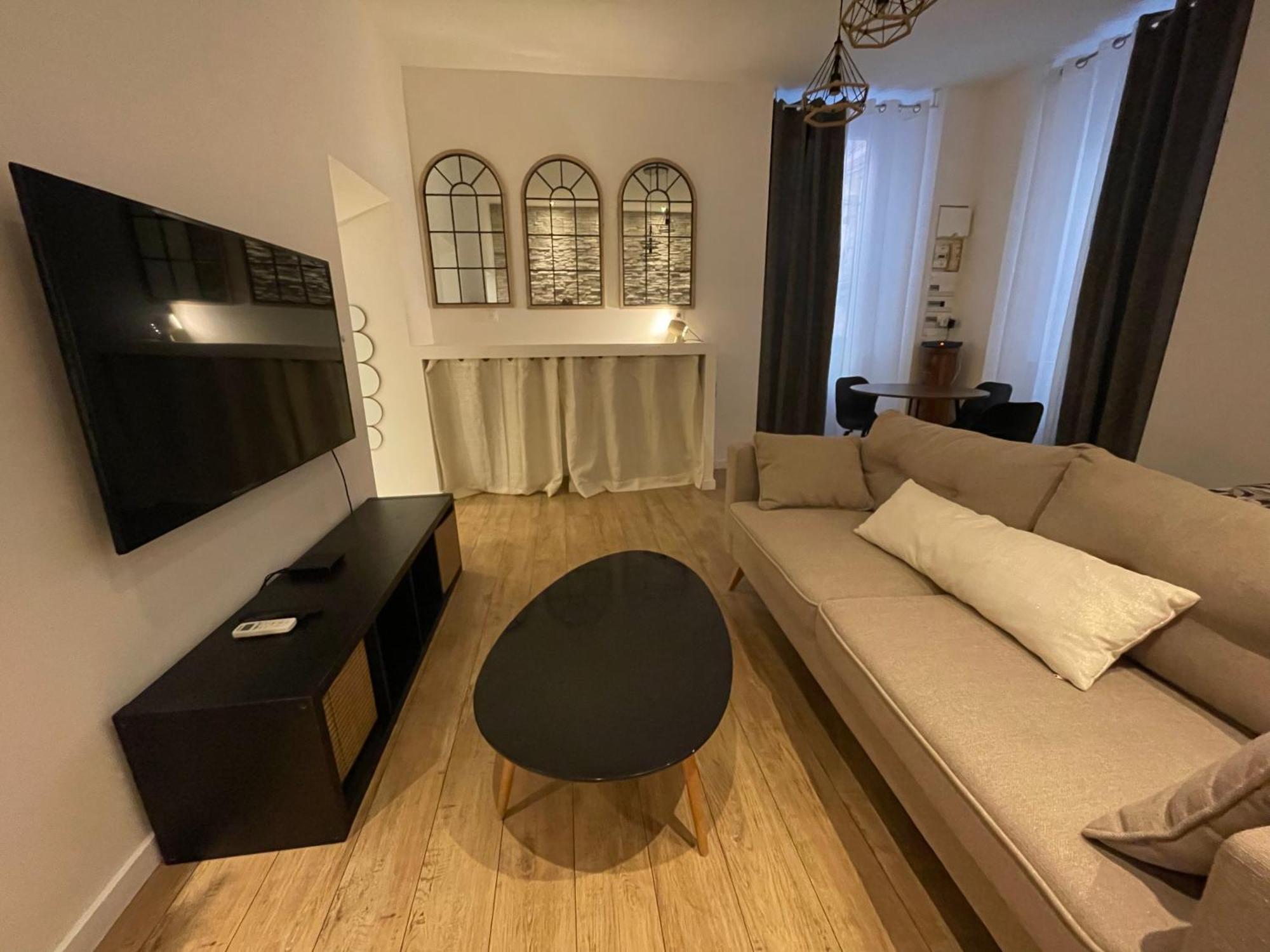 Apartment Place Du Marche Bastia Centre Avec Entree Indep Bastia (Corsica)
